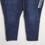 Lee  Mid-Rise Dark Wash Capri Jeans NWT Size 28w Petite Skinny Capri Jeans Photo 2