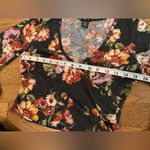 Rue 21  floral surprise V neck top size S Photo 10