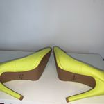 Qupid Quipid Neon Green/ Yellow Heels Women’s Size 9 Photo 3