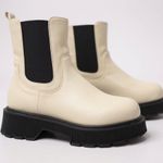 Urban Outfitters Women’s Chunky Lug Sole Chelsea Vegan White Leather Boots 5 Photo 0
