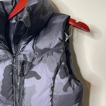 SAM. CAMO FREEDOM DOWN WAISTCOAT IN DARK CHARCOAL CAMO PUFF VEST SZ S Gray Photo 4