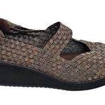 Bare Traps Ursala Bronze Metallic Woven Mary Jane Wedge Heels Shoes Size 7½ Photo 0