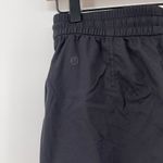 Lululemon Lightweight Mid-Rise Short 3.5" Black Women 2 Unlined Pockets Drawcord Photo 2
