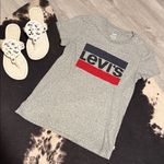 Levi's ♥️NWOT•Woman’s Levi’s Graphic TeeShirt•Size:X-Small♥️ Photo 0