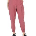 Avalanche Women's Lightweight Stretch Woven Jogger Photo 0