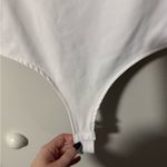 Chunpin Square Neck Notch V Neck Bodysuit White Photo 4