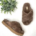 UGG Slipper Photo 0