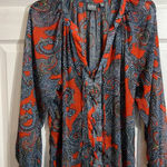 Soho  Jeans Paisley top with Tie front - size Medium Photo 1