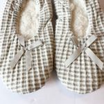 JOYSYUN Waffle Slippers Faux Fur Lined Bow Detail Cozy Slip On L Travel Home White Size 9 Photo 2