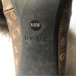 DKNY  pointed toe corporate shoe with logo heels.SIZE: 8.5 /39 Photo 3