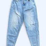 American Eagle Relaxed Mom Jean in Light Blue Wash Size 2 Long High Rise Tapered Photo 0