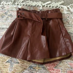 DO+BE  faux leather shorts with belt  Photo 0