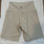 Aritzia Aritiza Golden LIFE New Cheeky Hi-Rise 7" Short Photo 7