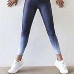 Vie Active Rockell Cropped Leggings Blue Ombre Large Photo 1