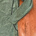 green and black heathered workout long sleeve top Size M Photo 4