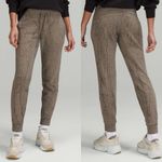 Lululemon  Thread Dye Womens Jogger Pants Tan Beige Size 0 Photo 1