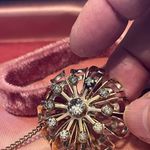 VINTAGE PRINCESS COSTUME GOLD/RHINESTONES FLORAL SHAPE NECKLACE EARRING SET Photo 6