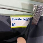 Old Navy Women Black Camo Go-Dry 3/4 Ankle Elevate Leggings Size M NWT Photo 4