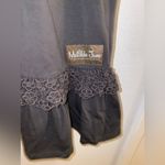 Matilda Jane  Crop/Ankle Big Ruffle Pants Women's Sz L Gray Photo 1