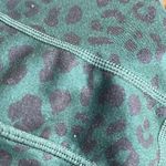 None Green cheetah athletic leggings with pockets. Leopard pattern Photo 6