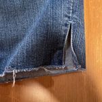 Guess  slightly distressed jeans shorts with raw hem Photo 2