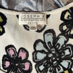 Joseph A Y2K Jospeh A. Bright Flowers on White Sleeveless Pet. Med. Photo 8