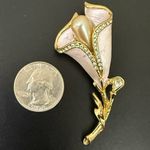 Vintage Unsigned Pale Pink Enamel Faux Pearl Calla Lily Flower Brooch 20g. Gold Photo 4
