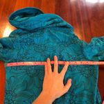 Lululemon Bliss Break Hoodie - Blue Floral Photo 4