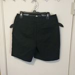 Trina Turk women's size 00 relaxed leg buckle accessory walking shorts 26" waist Photo 2