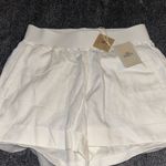 Faherty $110‎ NWT  White Arlie Day Short Size Small Photo 1