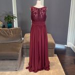 Woman’s A Photo 3