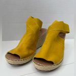 Gentle Souls NWOT ! By Kenneth cole Wedge Sandals size 9M Photo 1