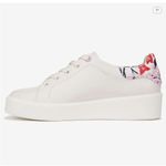 Naturalizer Morrison 2.0 White Lilac, Size 7.5Wide NWT Display pair tried on Photo 1