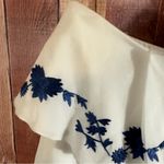 Chloe Oliver  White And Blue Embroidered One Shoulder Top Size‎ Large Photo 3