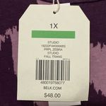 Wonderly NWT  Mauve and Dark Purple Zebra Print Tunic Top Size 1X. Model Blend Photo 2