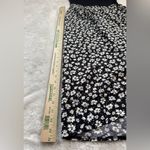 YOZI Black Daisy Print Silk Like Midi Skirt and Top – Size 12 – Floral Photo 1
