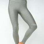 Coco on the Go Silver Charlotte Legging Sz S Photo 0