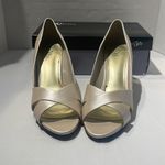 East 5th  Savannah Shoes. Size 9.5. Bone color. Photo 3