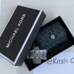 Michael Kors MK Expandable Earbud Case - Admiral /Pale Blue Photo 2