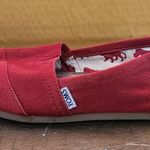 Toms  Women’s Red Cotton Canvas Shoe Size 8 Photo 0