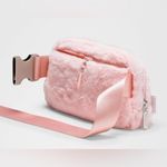 Lululemon NWT Everywhere Belt Bag Plush Fleece Strawberry Milkshake Pink 1L Photo 1