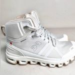 On Running Women’s Cloud rock Waterproof Trail Running Sneakers Sz 7.5 Boots White Photo 3