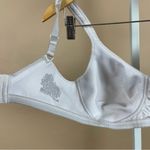 Playtex  Vintage 38D Wireless Bra Satin Detail Hook Back Closure Adjustable Strap Photo 2