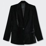 MNG Velvet Single Breasted V Photo 2