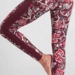 Athleta  Affirmation 7/8 Dark Garnet Red Floral Tights Powervita Size XS 446687. Photo 1