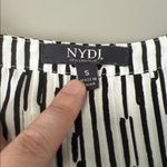 NYDJ Black/White Abstract Print Pleat Back Blouse Size Small Photo 4