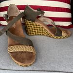 Toms Brown Wedge Sandals Size W9 Photo 2