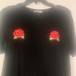 Honey Punch ⭐️Rose Embroidered T-Shirt S Photo 2