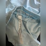 Lululemon  Ice Blue Hottie Hots 4” Shorts Women’s Sz 2 Excellent Condition Photo 6