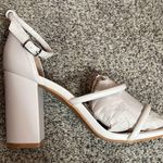 Boohoo white size 8  heels Photo 1